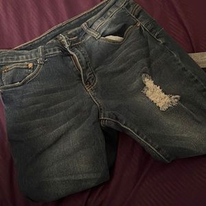 Never worn but no tags they fit kinda bigger then size